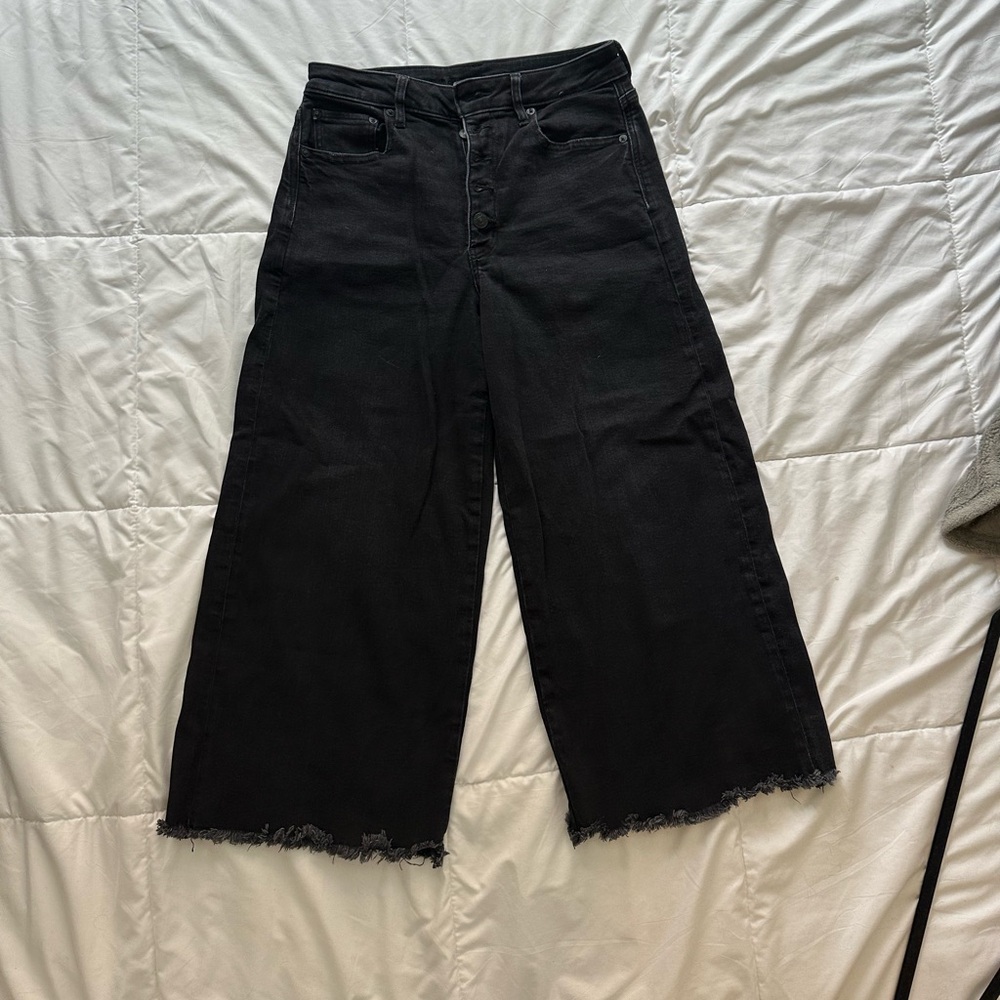 Black American Eagle capri jeans